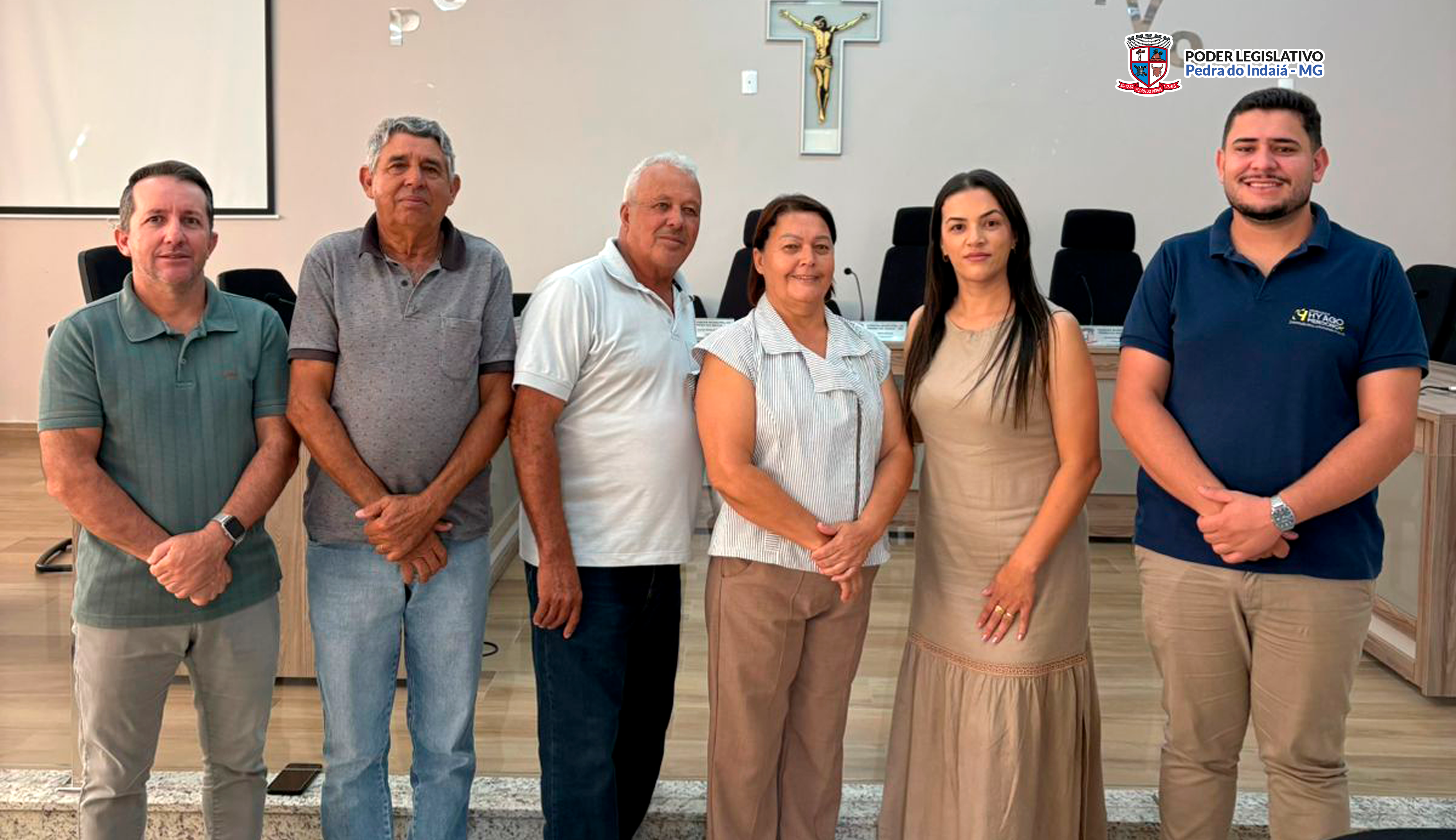 Alunos da Escola Municipal Silas Silva participam de visita técnica à Câmara e acompanham reunião ordinária