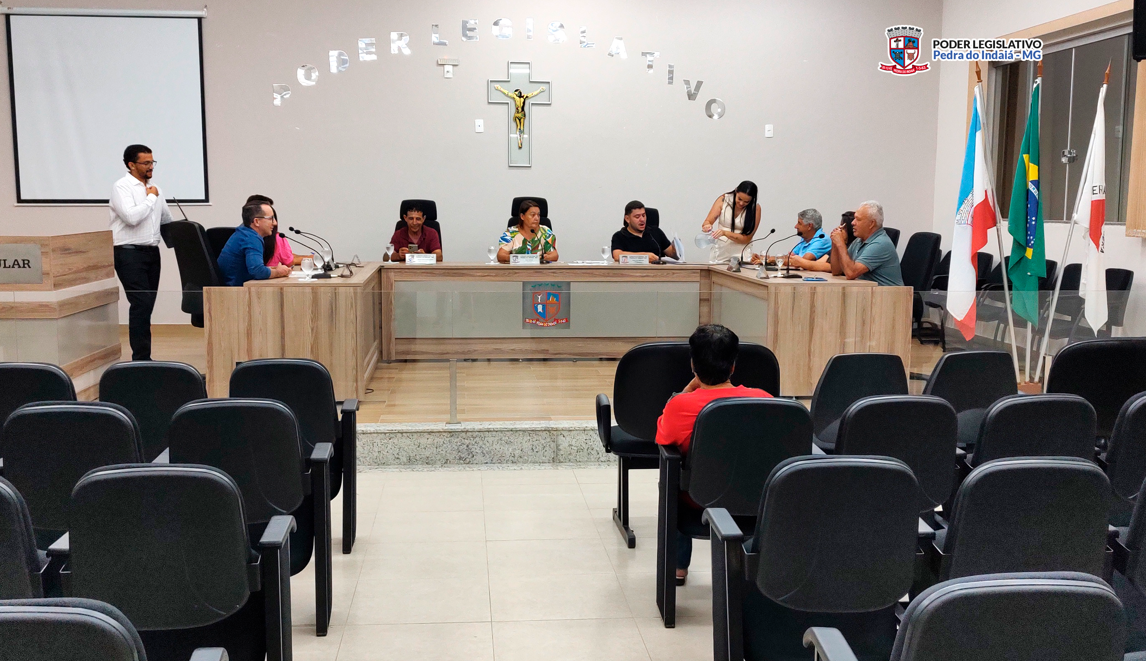 Câmara de Pedra do Indaiá aprova indicações e debate orçamento impositivo na 2ª Reunião Ordinária do ano