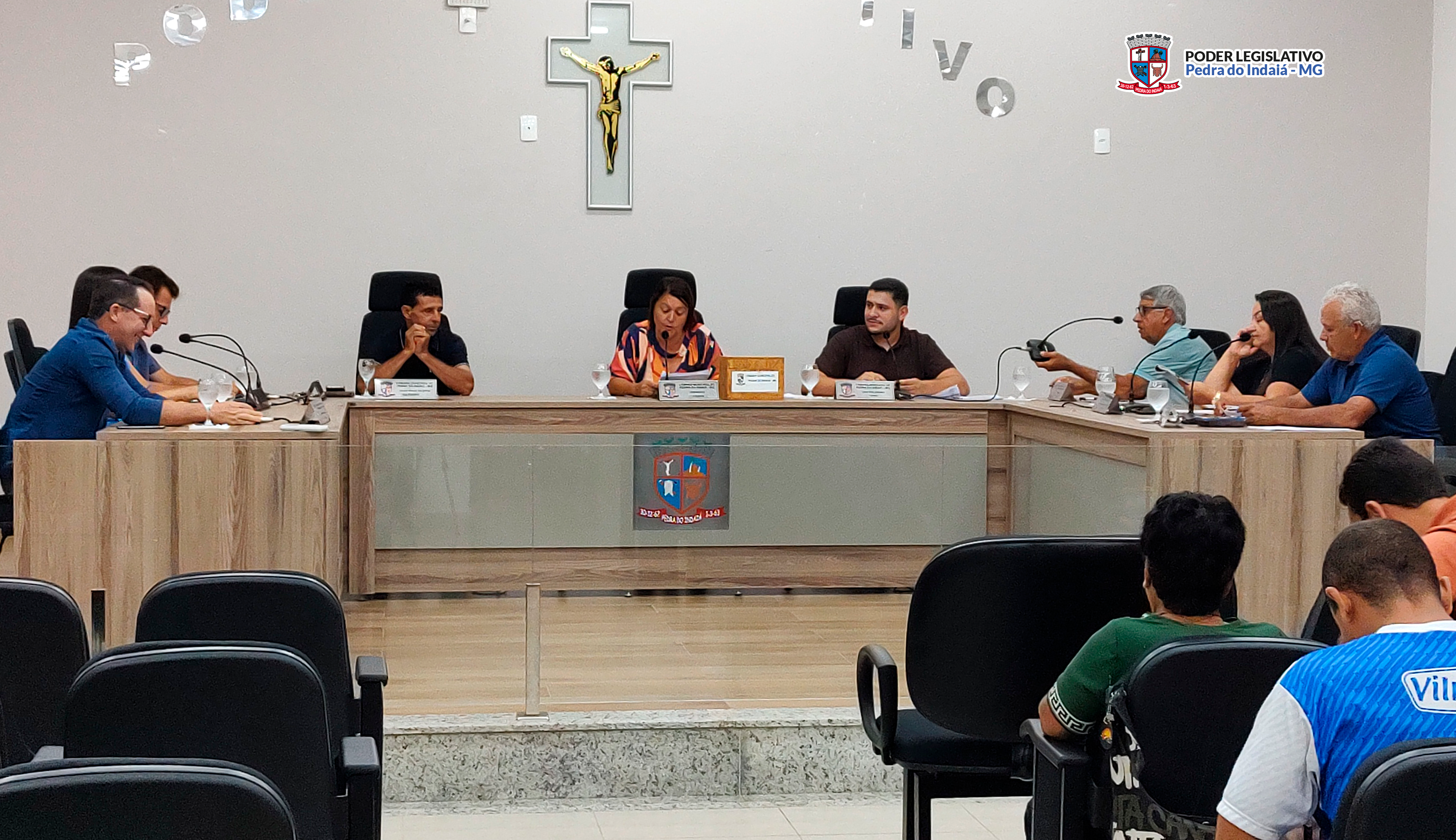 Câmara de Pedra do Indaiá realiza primeira reunião ordinária do ano com 14 indicações e aprovação de projetos de lei